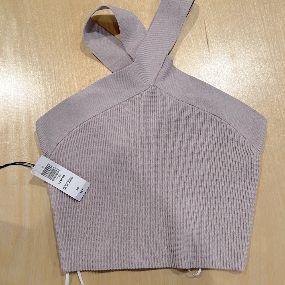 Nwt aritzia top
